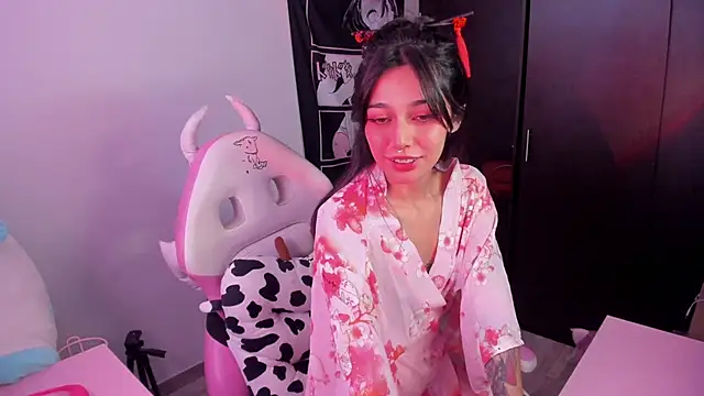 amber yull online show from 11-09-25, 04:11