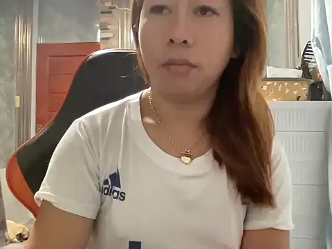 Snapshot of UrLove_Marga chatting on 05-16-26, 11:04 UrLove Marga online show from 05-16-26, 11:04