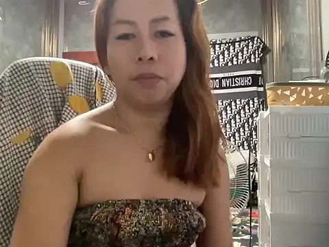 Snapshot of UrLove_Marga chatting on 05-10-26, 10:22 UrLove Marga online show from 05-10-26, 10:22