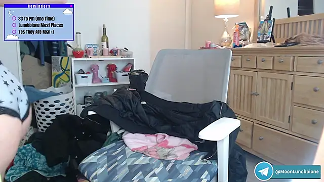 Snapshot of Lunobbione chatting on 02-25-26, 08:08 Lunobbione online show from 02-25-26, 08:08