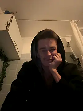 Toyjungee online show from 10-27-25, 07:15