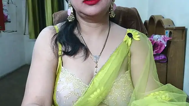 Snapshot of Cute_Mahi22 chatting on 05-14-26, 06:10 Cute Mahi22 online show from 05-14-26, 06:10