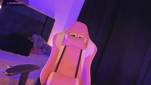 Snapshot of Zamblissett chatting on 12-09-24, 06:01 Zamblissett online show from 12-09-24, 06:01