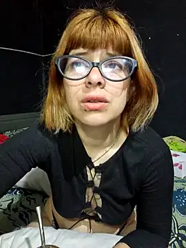Snapshot of Carlafoxxx chatting on 10-17-25, 01:46 Carlafoxxx online show from 10-17-25, 01:46