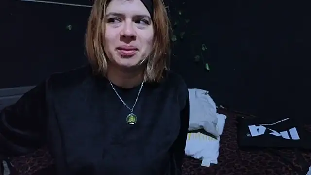 Carlafoxxx online show from 11-17-25, 12:53