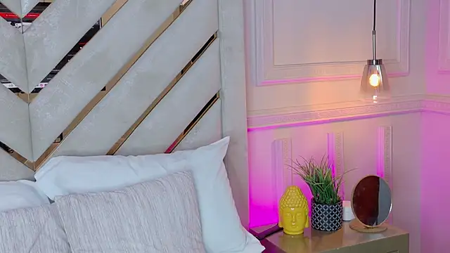 Noa Adams online show from 03-22-26, 04:27