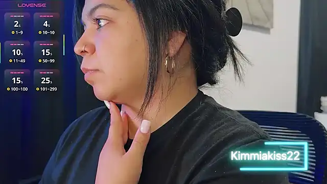 Snapshot of kimmiakiss22 chatting on 09-17-25, 10:12 kimmiakiss22 online show from 09-17-25, 10:12