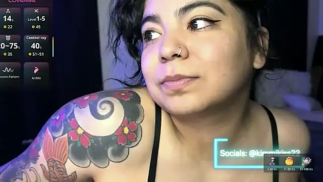 Snapshot of kimmiakiss22 chatting on 10-05-25, 12:23 kimmiakiss22 online show from 10-05-25, 12:23