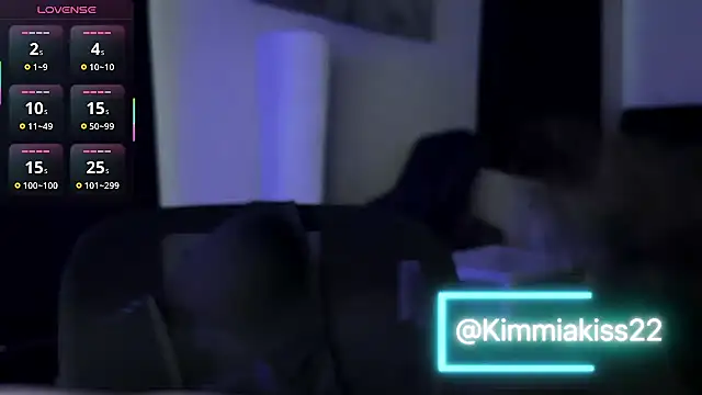 Snapshot of kimmiakiss22 chatting on 10-15-25, 11:13 kimmiakiss22 online show from 10-15-25, 11:13