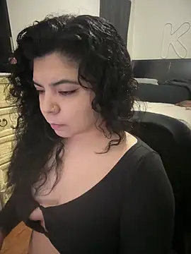 kimmiakiss22 online show from 02-04-26, 09:54