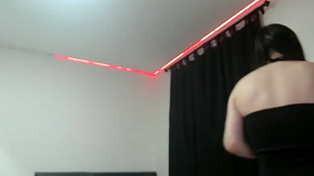 Snapshot of dolcemacca chatting on 02-22-25, 01:33 dolcemacca online show from 02-22-25, 01:33