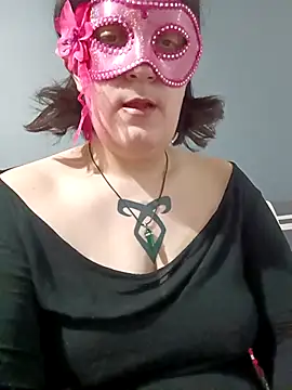 Lolabeluccia xh  online show from 01-13-26, 07:45