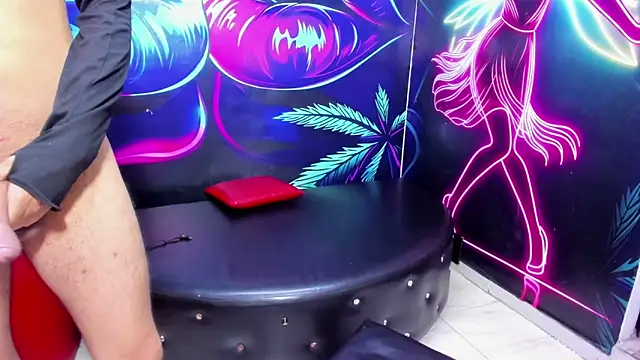 hot-threesome online show from 06-07-26, 11:26