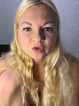 Julia beauty online show from 10-18-25, 09:17