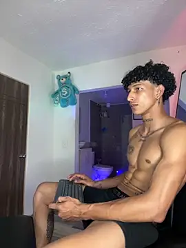 Snapshot of mike_casseano chatting on 09-25-25, 12:38 mike casseano online show from 09-25-25, 12:38