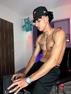 Snapshot of mike_casseano chatting on 09-29-25, 10:37 mike casseano online show from 09-29-25, 10:37