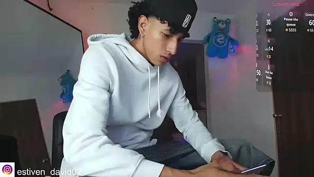 Snapshot of mike_casseano chatting on 09-19-25, 12:58 mike casseano online show from 09-19-25, 12:58