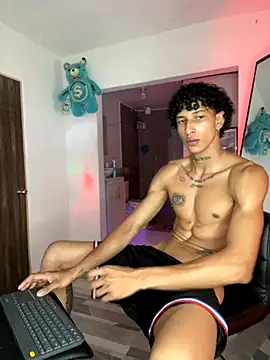 Snapshot of mike_casseano chatting on 09-15-25, 02:56 mike casseano online show from 09-15-25, 02:56