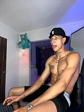 Snapshot of mike_casseano chatting on 10-01-25, 11:30 mike casseano online show from 10-01-25, 11:30