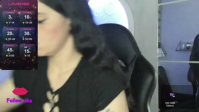 Snapshot of natasha_logan_ chatting on 10-14-25, 04:02 natasha logan online show from 10-14-25, 04:02