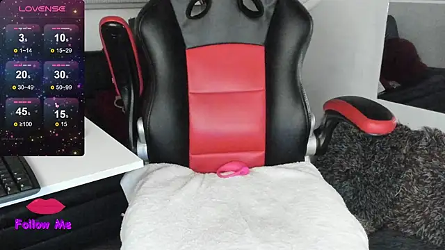 natasha logan  online show from 11-03-25, 04:07