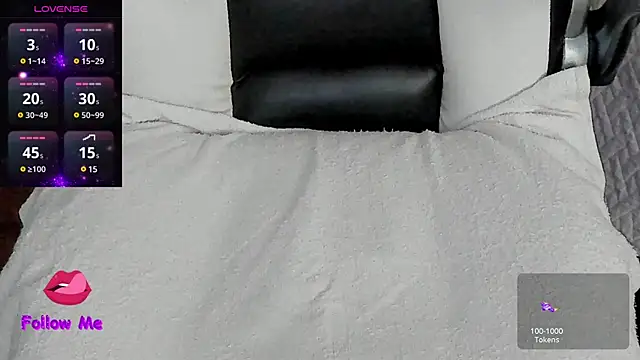 Snapshot of natasha_logan_ chatting on 03-23-25, 04:05 natasha logan online show from 03-23-25, 04:05