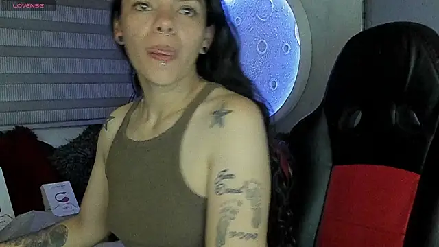 Snapshot of natasha_logan_ chatting on 07-21-26, 04:03 natasha logan online show from 07-21-26, 04:03