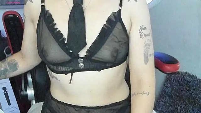 natasha logan  online show from 02-08-26, 03:59