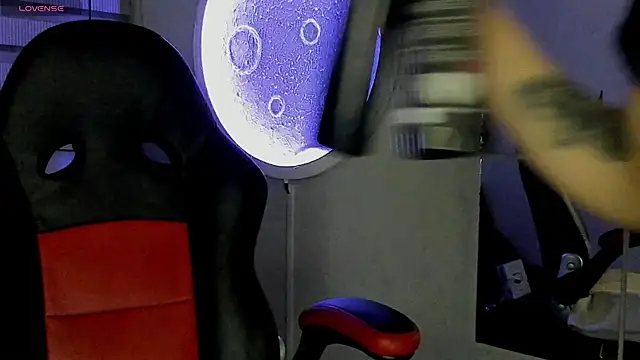 natasha logan  online show from 10-27-25, 04:02