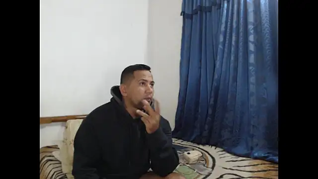 Snapshot of lover_1994 chatting on 10-05-25, 09:44 lover 1994 online show from 10-05-25, 09:44