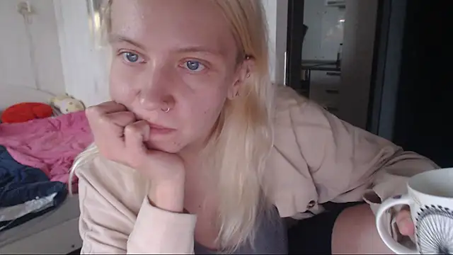 amanda kiss kiss online show from 10-27-25, 12:39