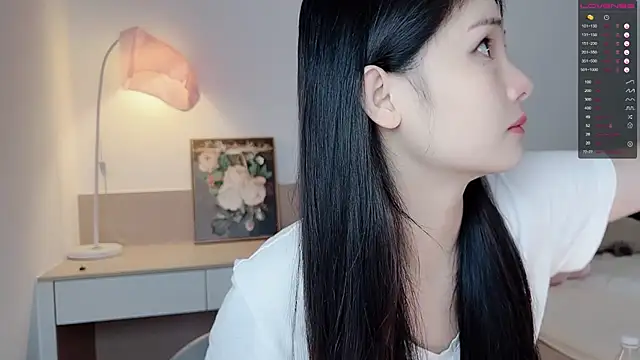 Judy520 online show from 10-17-25, 02:15