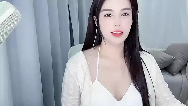 Snapshot of hknana chatting on 03-19-25, 12:01 hknana online show from 03-19-25, 12:01