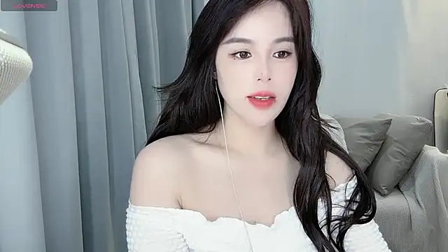 Snapshot of hknana chatting on 03-15-25, 11:40 hknana online show from 03-15-25, 11:40