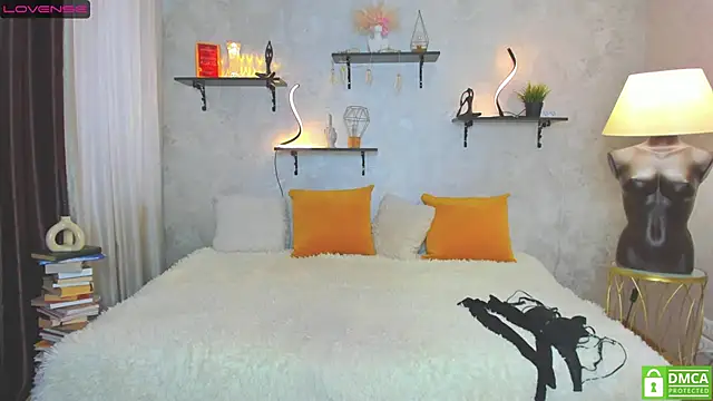 Snapshot of StripBianka chatting on 02-05-25, 07:29 StripBianka online show from 02-05-25, 07:29