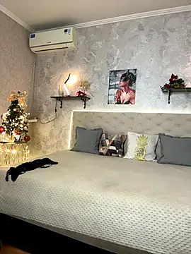 StripBianka online show from 12-19-25, 07:55