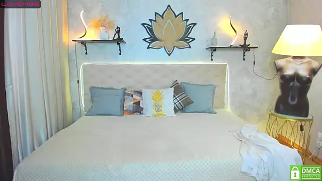 Snapshot of StripBianka chatting on 09-20-25, 07:57 StripBianka online show from 09-20-25, 07:57