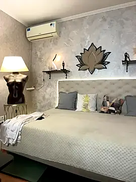 StripBianka online show from 11-30-25, 10:27