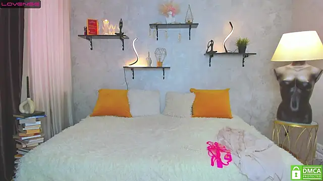 Snapshot of StripBianka chatting on 02-11-25, 11:20 StripBianka online show from 02-11-25, 11:20