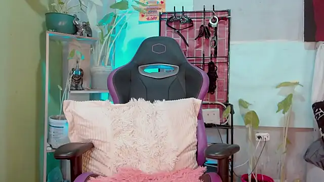 IM MAYA online show from 11-16-25, 11:48