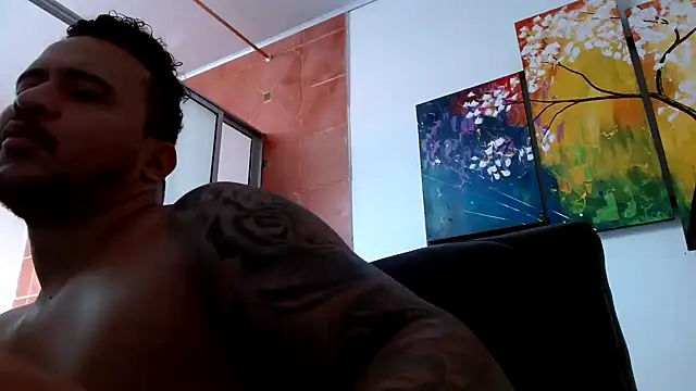 Snapshot of christian_colombian1 chatting on 12-24-24, 03:16 christian colombian1 online show from 12-24-24, 03:16