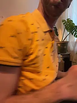 Snapshot of Mrbighardcock chatting on 02-11-26, 02:39 Mrbighardcock online show from 02-11-26, 02:39