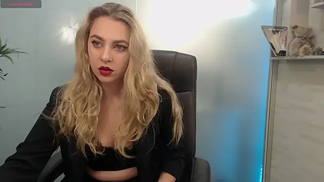 AvaBlue  online show from 03-01-25, 04:04