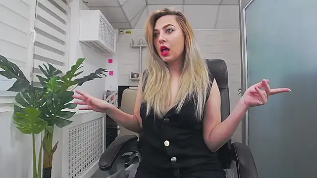 AvaBlue  online show from 01-12-26, 05:58