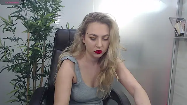 AvaBlue  online show from 03-02-25, 04:07