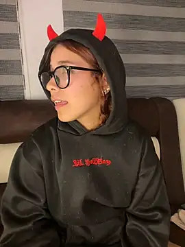 crystal bunny7 online show from 03-10-25, 07:00