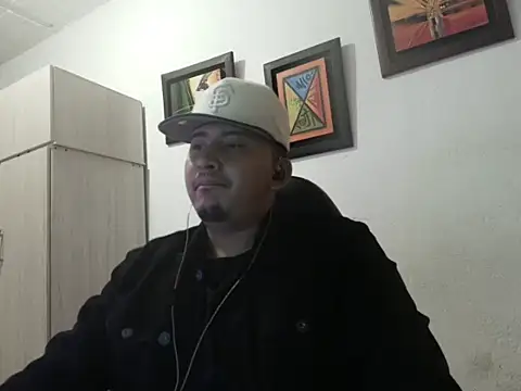 Snapshot of myke_andrade chatting on 09-22-25, 02:28 myke andrade online show from 09-22-25, 02:28