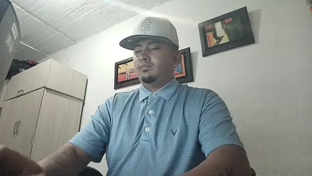 Snapshot of myke_andrade chatting on 10-04-25, 10:55 myke andrade online show from 10-04-25, 10:55