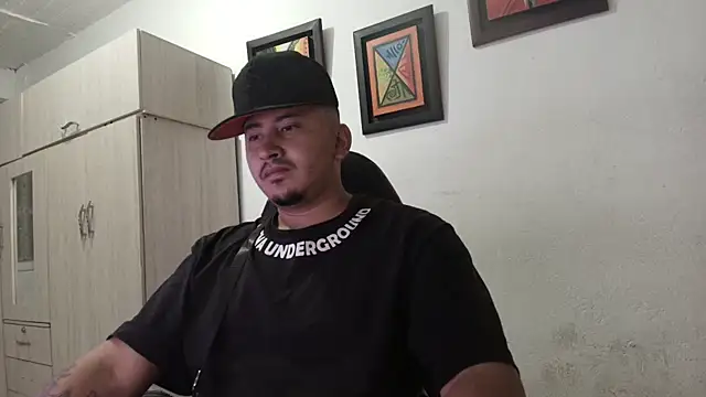 Snapshot of myke_andrade chatting on 09-24-25, 03:35 myke andrade online show from 09-24-25, 03:35
