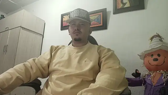 Snapshot of myke_andrade chatting on 10-12-25, 05:09 myke andrade online show from 10-12-25, 05:09